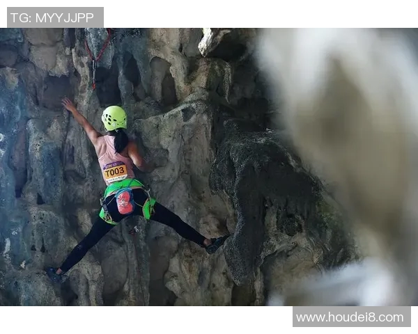 攀岩之巅:深入南京攀岩队的比赛历程与经验分享 攀岩之巅:深入南京攀岩队的比赛历程与经验分享