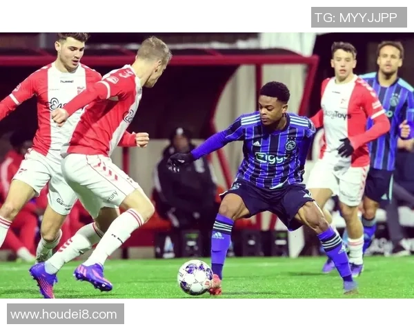 埃因霍温与阿尔克马尔精彩对决直播全程回顾与分析 埃因霍温与阿尔克马尔精彩对决直播全程回顾与分析