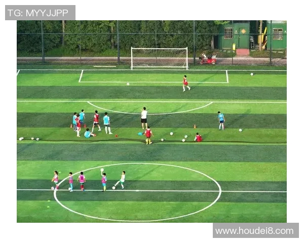 天山雪豹迎战上海申鑫决战绿茵场展现足球激情与实力对决