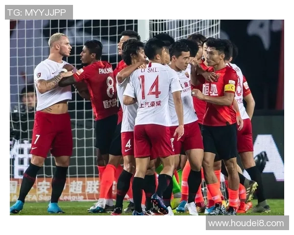 恒大主场迎战香港东方争夺中超联赛关键三分的激烈对决